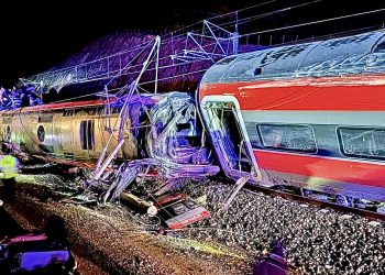Tragedia ferroviaria en España: choque de trenes de alta velocidad deja al menos 21 muertos