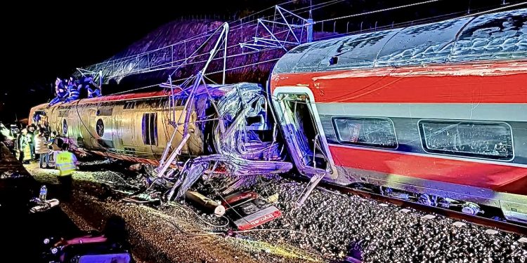 Tragedia ferroviaria en España: choque de trenes de alta velocidad deja al menos 21 muertos