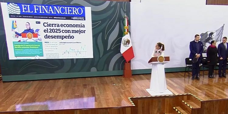 Economía mexicana cierra 2025 mejor de lo previsto; crecería 2.3%, destaca Sheinbaum