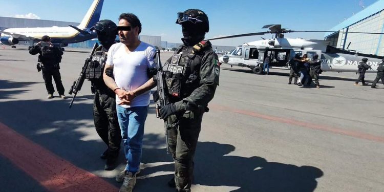 Vinculan a proceso a ‘El Botox’, líder de Los Blancos de Troya; ingresa al penal del Altiplano