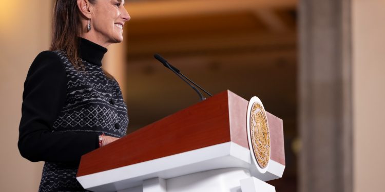 Sheinbaum respalda que la Corte dé marcha atrás a compra de camionetas blindadas