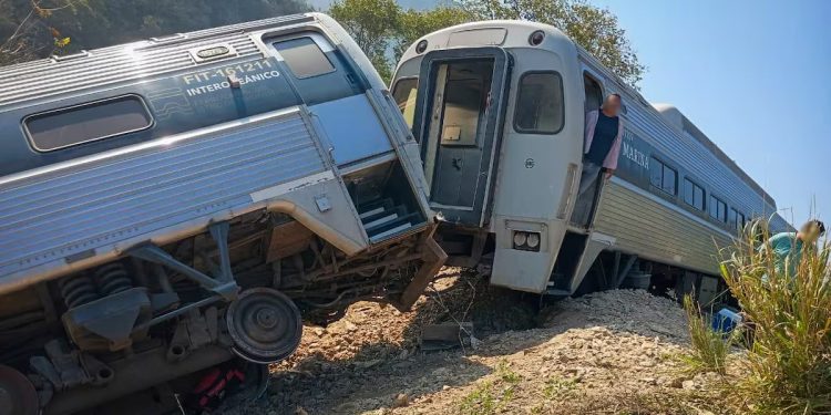 Exceso de velocidad causó descarrilamiento del Tren Interoceánico: FGR va por acción penal