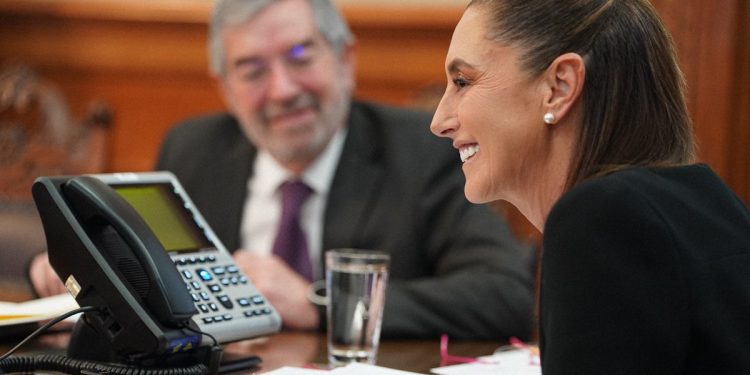 Sheinbaum sostiene conversación con Trump; acuerdan avanzar en agenda comercial y relación bilateral