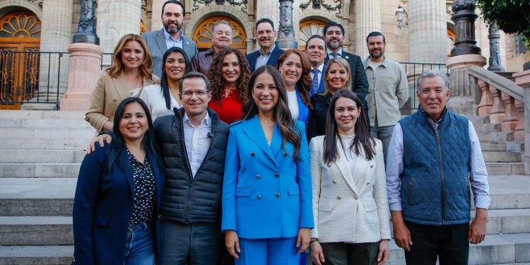 PAN cierra filas en Guanajuato, Libia Dennise recibe respaldo total de senadores