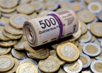 México crece 0.7% en 2025; servicios sostienen la economía, industria se desacelera