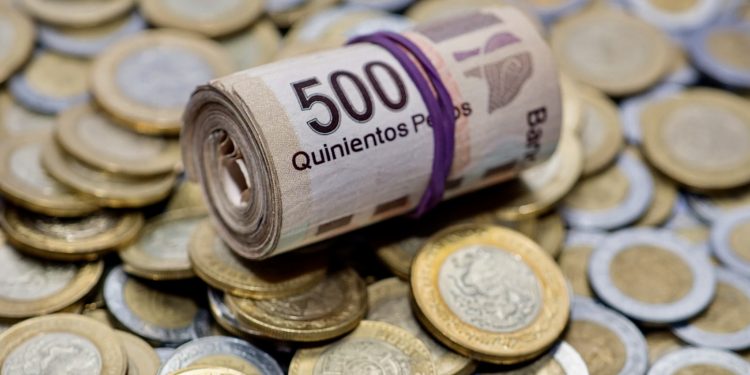 México crece 0.7% en 2025; servicios sostienen la economía, industria se desacelera