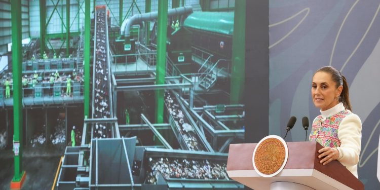 Sheinbaum presenta plan de reconstrucción tras lluvias: comunidades quedarán mejor que antes