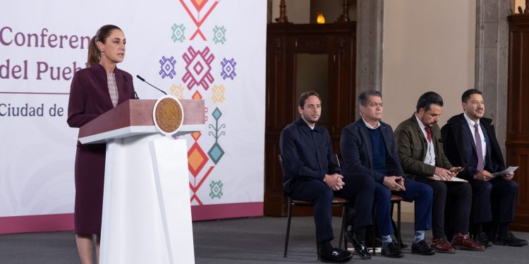 Sheinbaum descarta crisis sanitaria por sarampión; defiende vacunación de la 4T y fija meta de 2.5 millones de dosis semanales