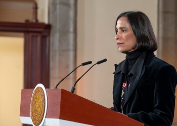 Pemex reduce 20% su deuda y mejora su calificación crediticia