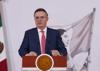 México buscará corregir distorsiones y aranceles en revisión del T-MEC, adelanta Ebrard