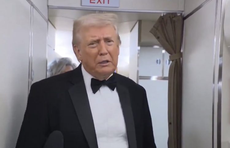 Trump presume que Sheinbaum dejó de enviar petróleo a Cuba tras presión de EU