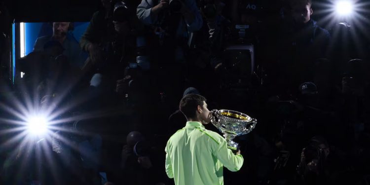 Alcaraz hace historia en Melbourne y completa el Grand Slam a los 22 años
