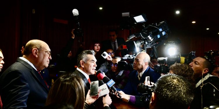 Alito Moreno ve oportunidad de diálogo tras salida de Adán Augusto, pero acusa cerrazón de Morena