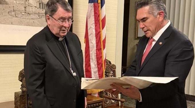 Alito Moreno se reúne con Nuncio Apostólico en EU para abordar migración, seguridad y democracia