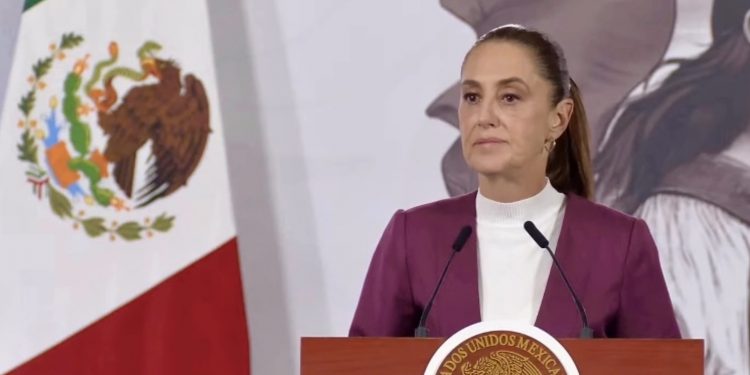 “No hay información oficial”: Sheinbaum rechaza versiones sobre drones mexicanos en Texas