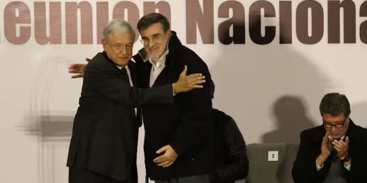 Libro de Julio Scherer abre choque político: Morena lo tacha de traidor y la oposición exige investigaciones