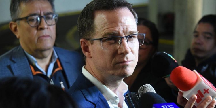 Anaya acusa a Morena de vínculos con el crimen y reta a quitar registro a partidos financiados por el narco