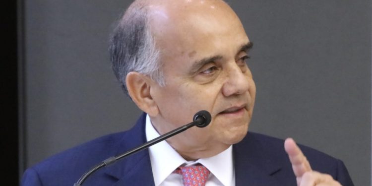 Añorve acusa a Morena de buscar control electoral con Plan B; PRI votará en contra