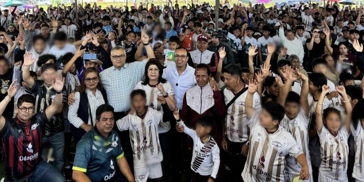 Mariela Gutiérrez encabeza premiación de la Copa MG y defiende apoyo a Bombarderos de Tecámac