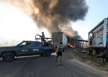 Violencia tras muerte de “El Mencho” deja más de 200 camiones dañados y dos operadores muertos: Canacar