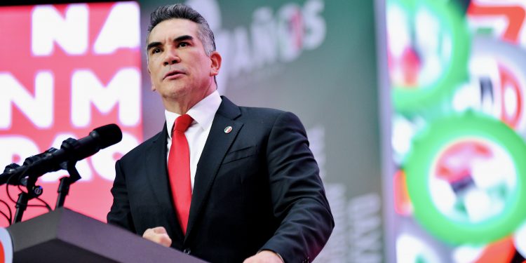 Llama Alejandro Moreno a PAN y MC a una alianza para “salvar a México”