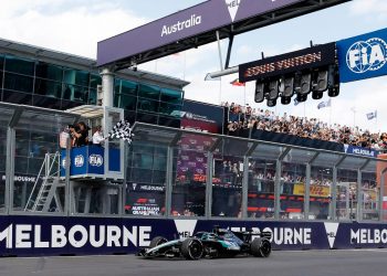 Russell domina en Australia y le da a Mercedes el primer triunfo de la temporada