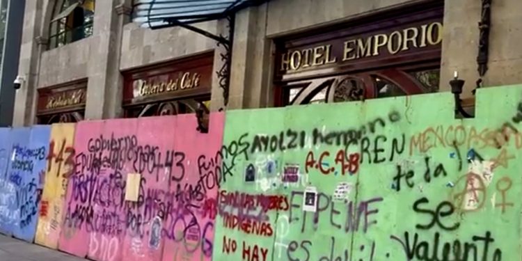 Marcha del 8M deja pérdidas por más de 61 mdp al comercio en CDMX