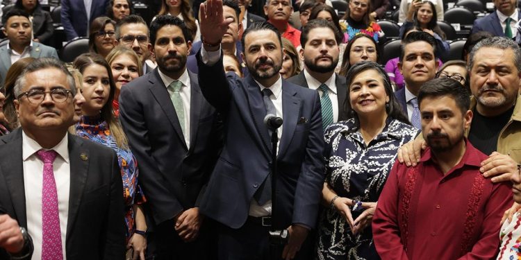 Sheinbaum plantea fortalecer denuncias ciudadanas para combatir la corrupción