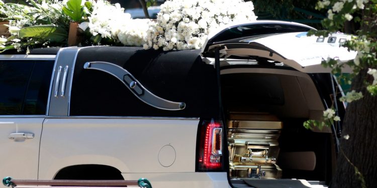 Blindan funeral de “El Mencho” en Zapopan; Ejército y GN custodian sepelio