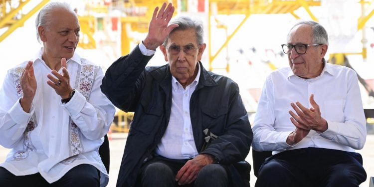Sheinbaum designa a Cuauhtémoc Cárdenas para encabezar comisión del petróleo