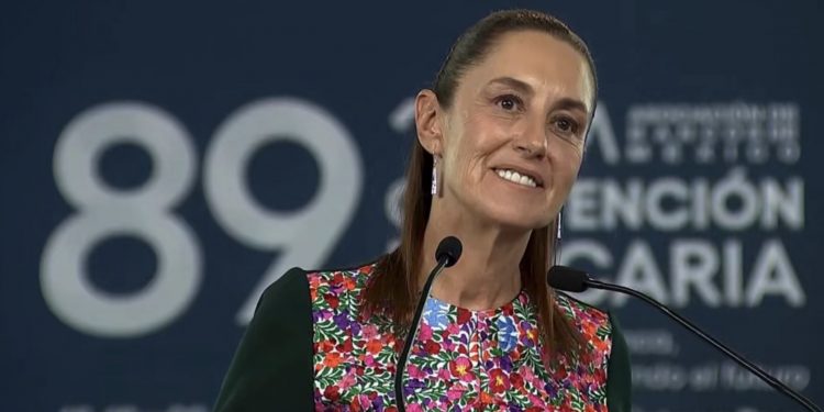 Sheinbaum pide a banqueros aumentar el crédito para impulsar la economía