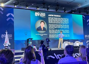 Trudeau pide unidad México-Canadá ante Trump y rechaza “renegociar” el T-MEC