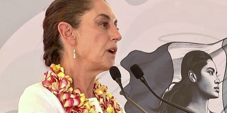 Mujeres indígenas, eje de la 4T: Sheinbaum traduce cartilla de derechos a 67 lenguas