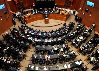 Frena Senado dictaminación del Plan B por revisión técnica; reprograman discusión en comisiones 