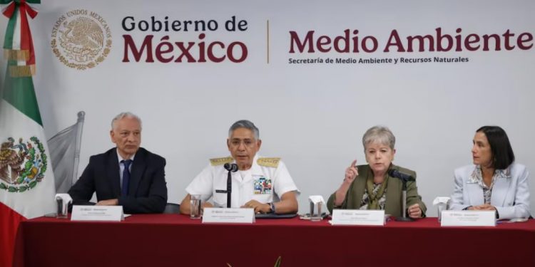 Bajo sospecha 13 buques por derrame de petróleo en el Golfo; analizan también emanaciones naturales