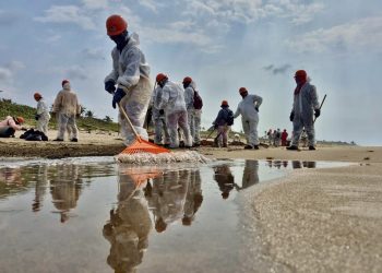 Derrame en el Golfo: Sheinbaum convoca reunión clave con grupo interinstitucional y apunta a “chapopoteras” como principal causa