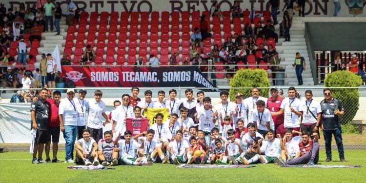 Padres de familia escalan conflicto deportivo en Tecámac y piden a Delfina Gómez frenar veto municipal