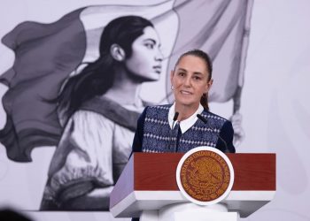 Sheinbaum ordena vigilancia diaria en centros migratorios de EU y prepara denuncias internacionales