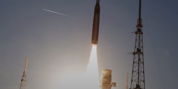 Artemis II inicia histórica misión lunar tras exitoso despegue desde Florida