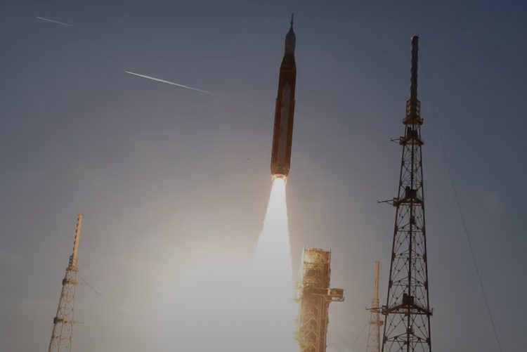 Artemis II inicia histórica misión lunar tras exitoso despegue desde Florida