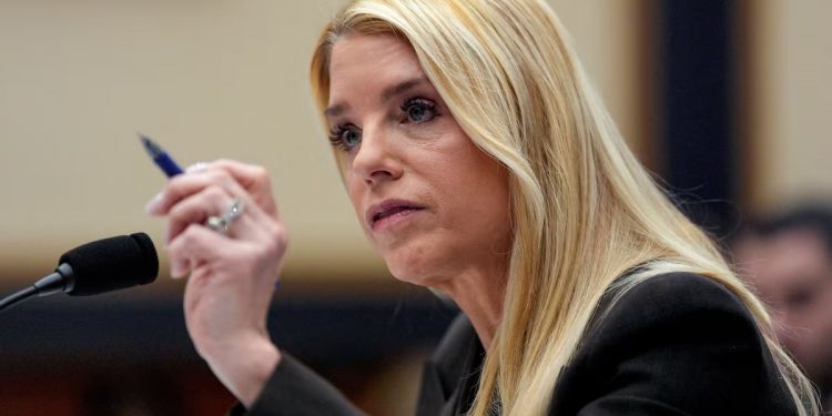 Trump destituye a Bondi tras polémica por archivos de Jeffrey Epstein