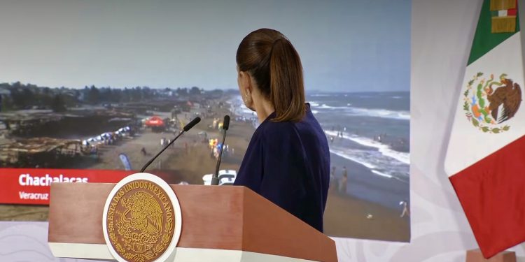 Sheinbaum desmiente alarma por derrame en el Golfo y defiende playas de Veracruz