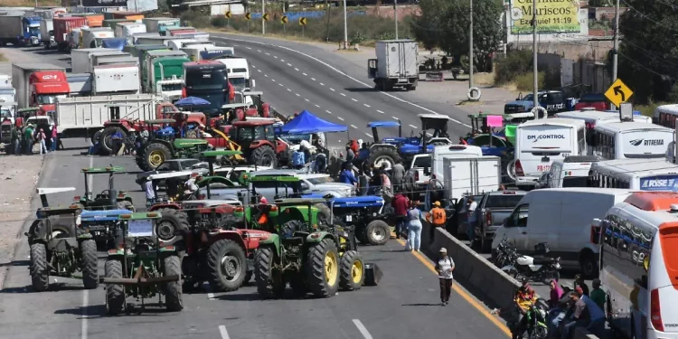 Sheinbaum minimiza bloqueos: “fueron pocos” y sin afectaciones mayores