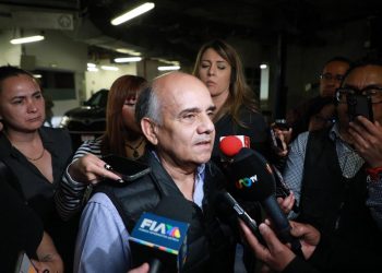“Que den la cara”: oposición presiona por comparecencia de Víctor Rodríguez, director de Pemex, tras derrame en el Golfo de México 