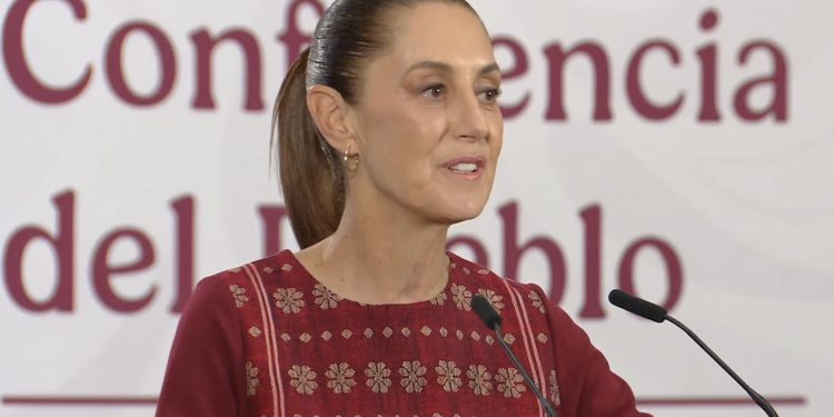 Sheinbaum firma acuerdo “histórico” para impulsar el acero mexicano en obra pública