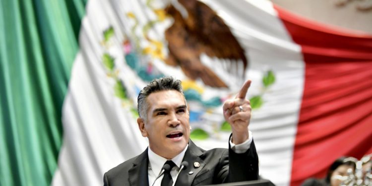 Oposición exige caída de Rocha Moya tras acusaciones de EU; advierten crisis de credibilidad para México