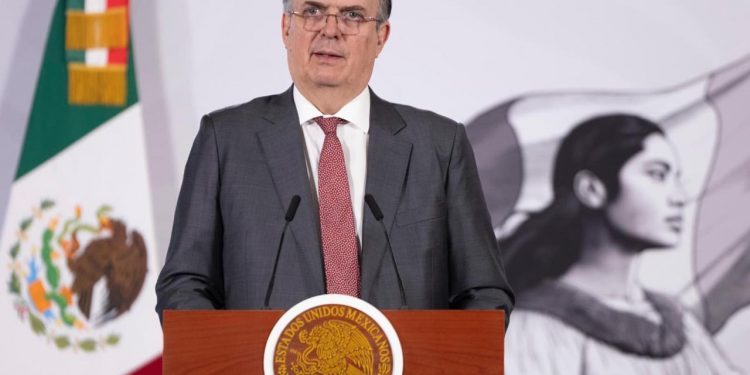 Ebrard se defiende: “No hubo abuso” por estancia de su hijo en embajada en Reino Unido