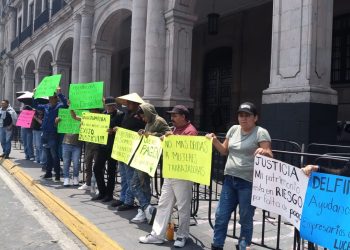 Gobierno del Edomex interviene en conflicto entre Tecámac y proveedores por adeudos millonarios; manifestantes advierten plantón permanente