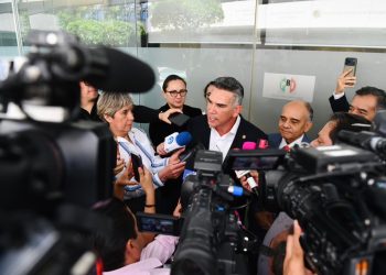 “Morena es una pandilla de delincuentes”: Alito anuncia gira internacional contra el oficialismo
