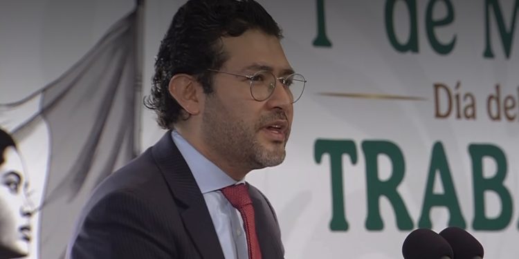 Inicia transición a semana laboral de 40 horas; beneficiará a 14 millones